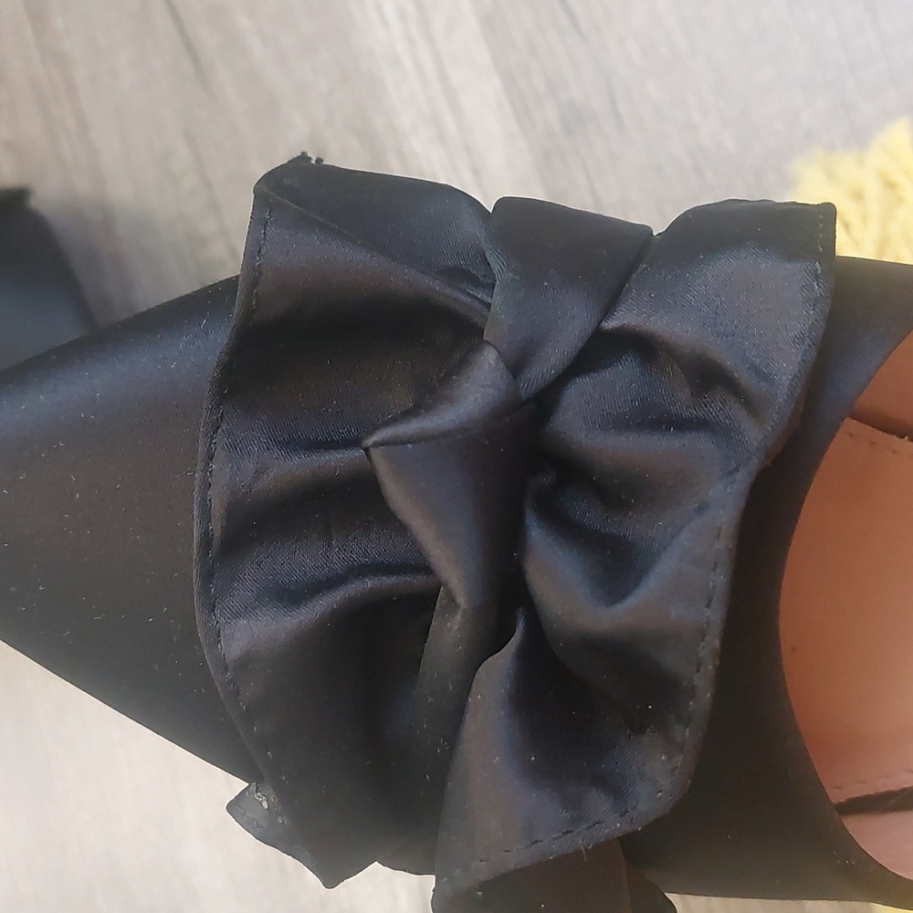 Yoki Women's Black Satin Ruffle Mules Size 8 - Picture 3 of 3